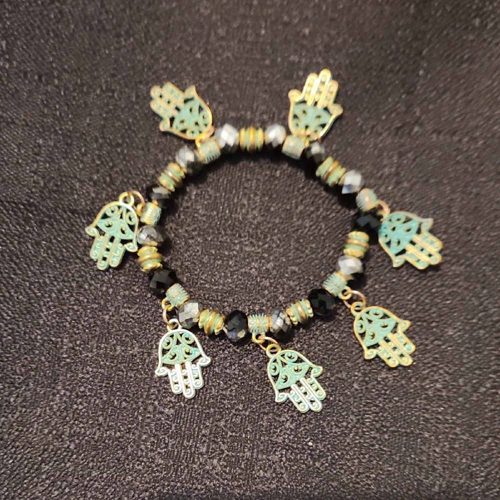 Elegant Gold and Green Hamsa Charm Bracelet